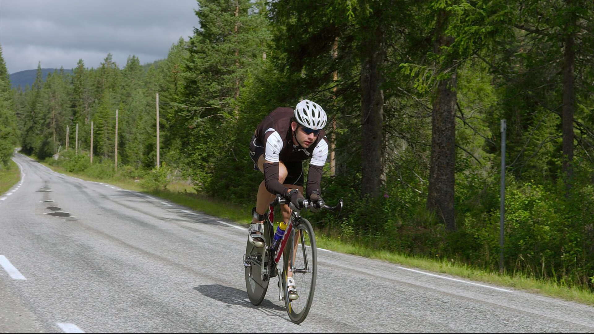 中国蝶泳新星闪耀国际泳联大奖赛 破纪录摘金创历史